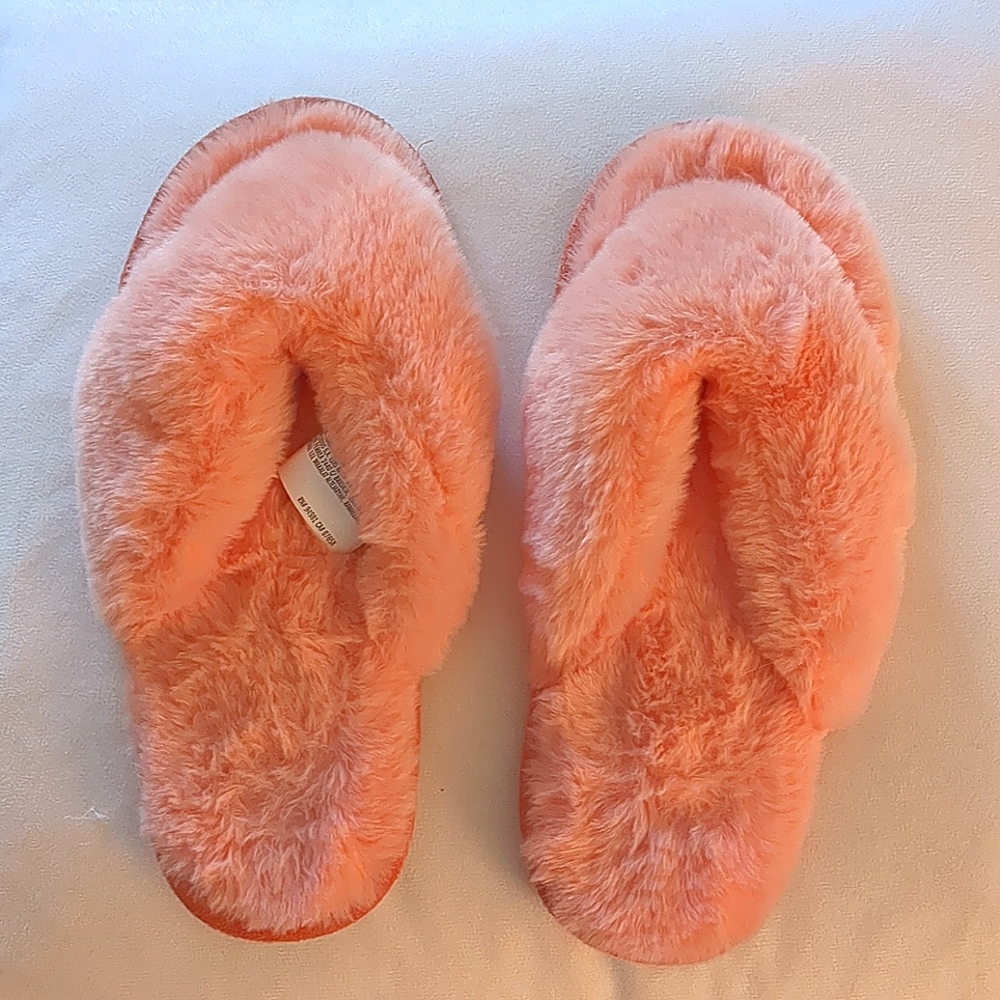 Lovely Fluffy Salmon Thong Slippers L
